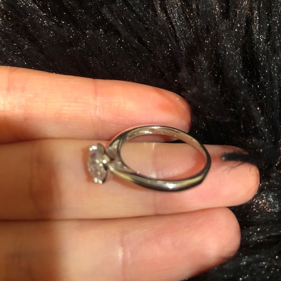 “Diamond” Ring. Size 6.5-7 - Picture 5 of 6